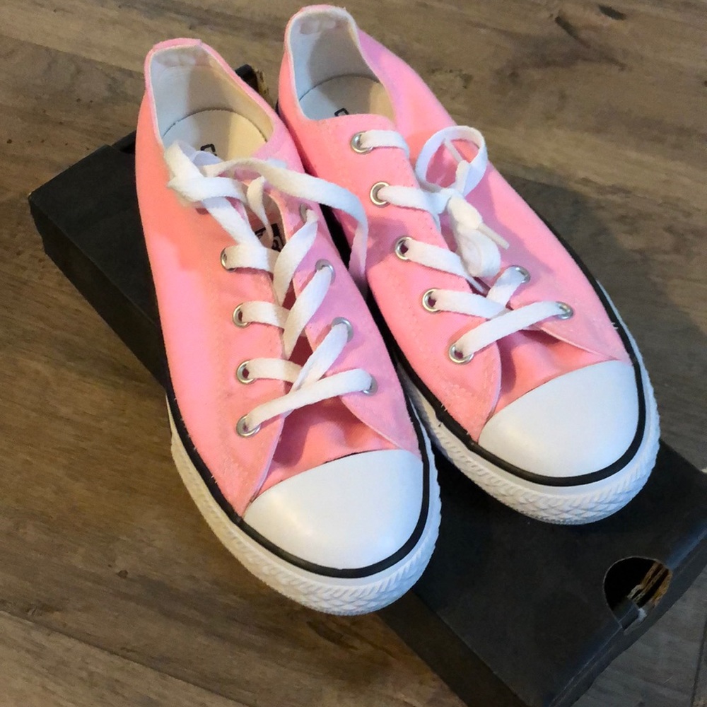 Cotton Candy Converse Size 6 women Size3junior